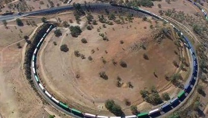 世界上最长的火车，全长7.3公里，共有682节车厢