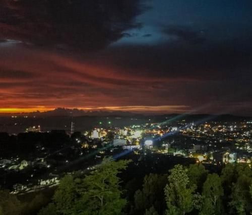 去越南旅游，大街上经常会有美女问你要不要黄瓜，是什么意思呢？