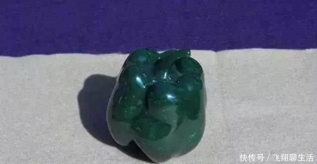  「玉石」谁说老外不玩奇石, 看看国外的石头市场是啥样!