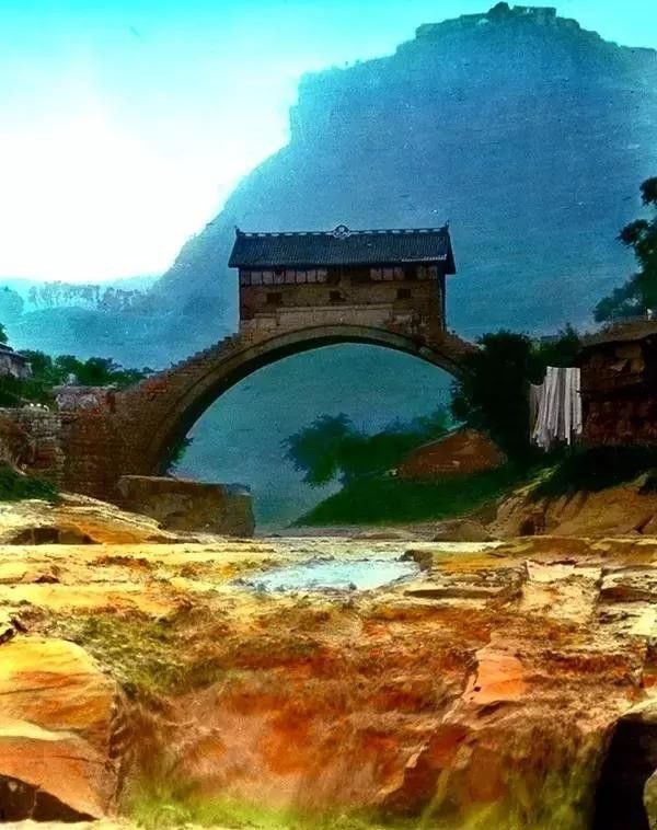 珍贵老照片再现1917年的四川社会:图一为龙头桥，图六为抽烟道长