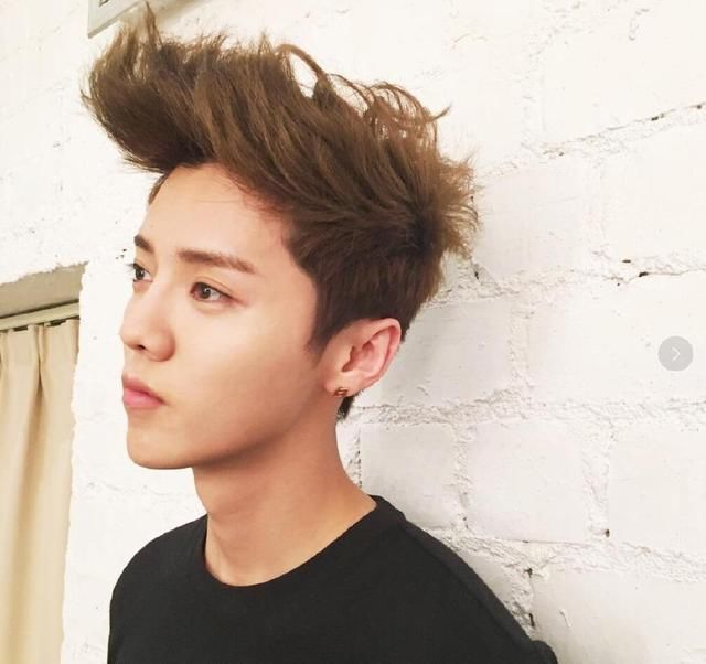 明星奇葩造型，范丞丞头上顶爱心，鹿晗的像龙卷风，邓超一言难尽