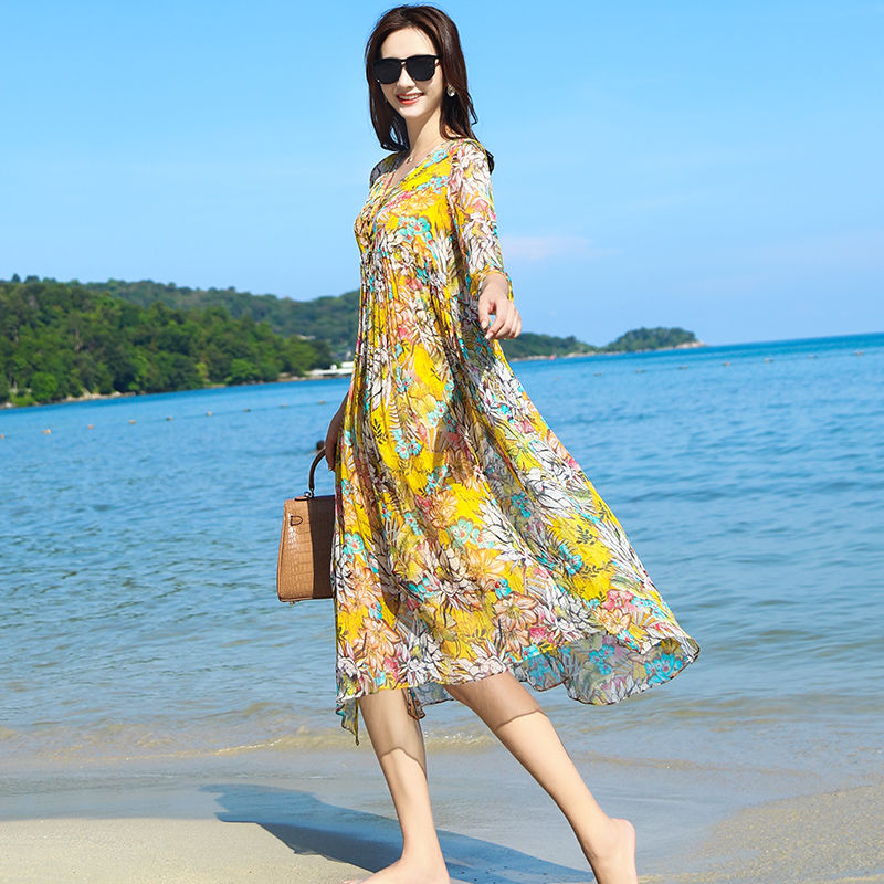 厉害了，老婆越来越会穿!优雅气质裙+高跟鞋，美到让人招架不住