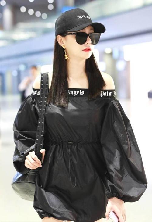 沈梦辰的脸白的发光，穿短裙大秀美腿，网友：杜海涛赚大了！