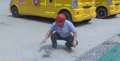 回应记者采访态度不积极、不端正！台儿庄“哑语”干部被停职检查