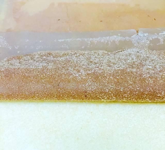  「蛋糕」都说草莓是为甜品而生，那就做个草莓蛋糕卷留住这份甜蜜的回忆