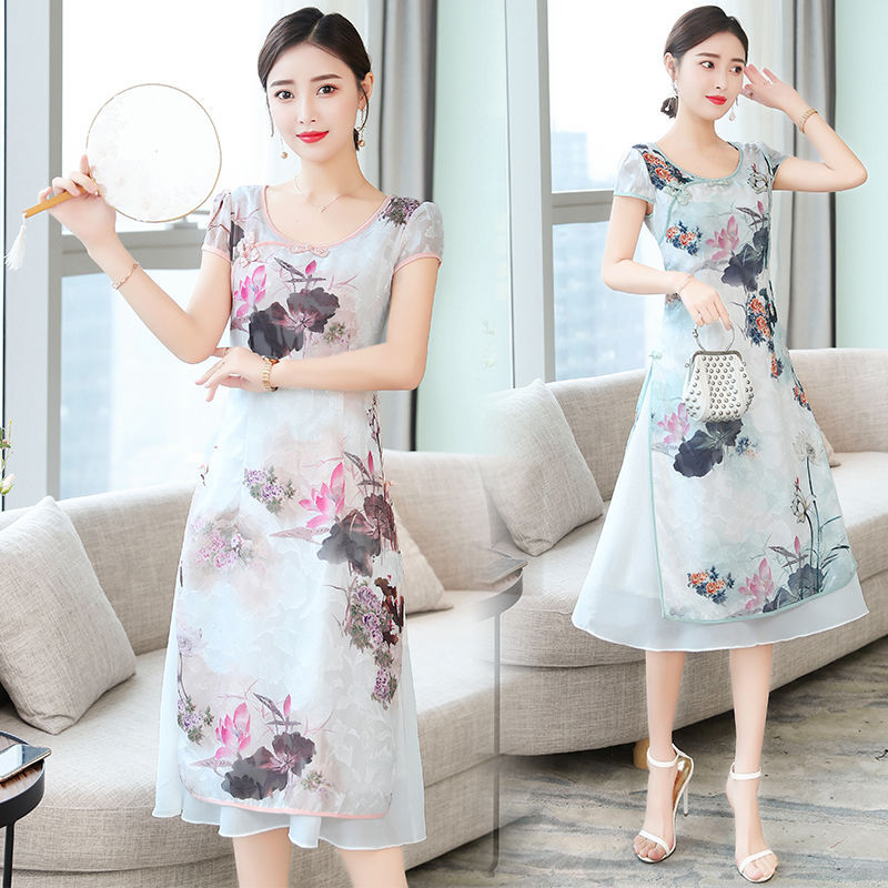 没想到40岁老婆这么会打扮，夏天穿一身旗袍就出门，谁见都说美