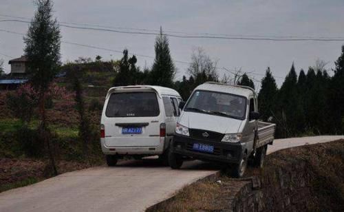  #升级#农民好消息！“村村通”后，农村公路再迎5大升级，村村涉