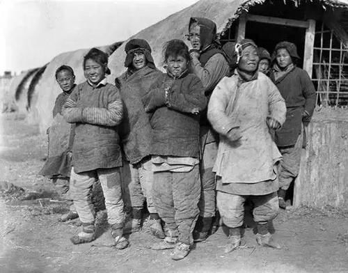 美国一位研究中国的学者，无意中在家里翻出来6000张中国老照片