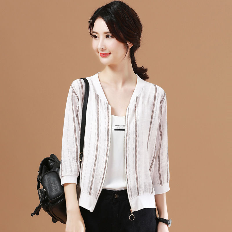 女人一过42，出门尽量别穿裤衩!瞧下面女人穿，好看又迷人