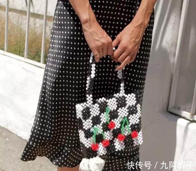  色彩■禁止无趣！谁背谁时髦的串珠包大合集！DIY手工串珠