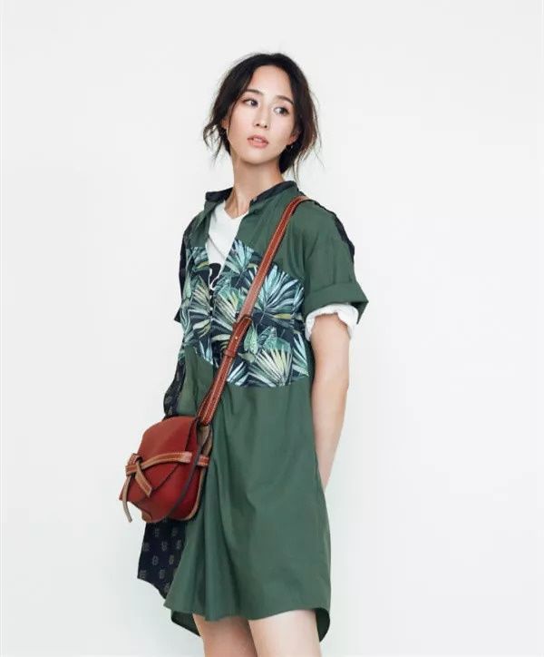 唐嫣宋茜亲自告诉你，秋冬穿什么流行色最显白!