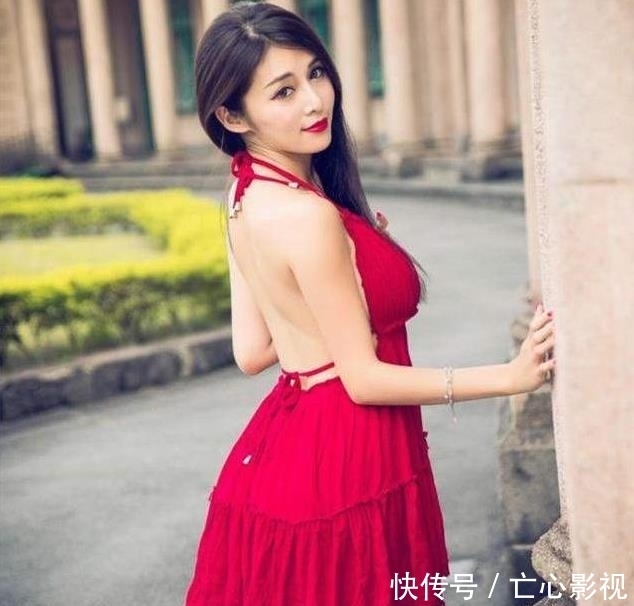 【美女】实力紧身裙美女, 给你带来怦然心动的感觉