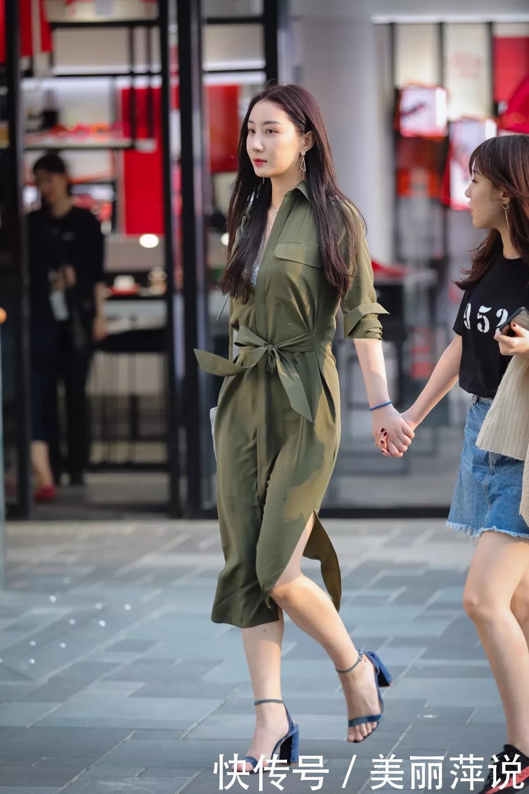  夏季|美女街拍：时尚与魅力并存，高颜值女神的夏季搭配参考