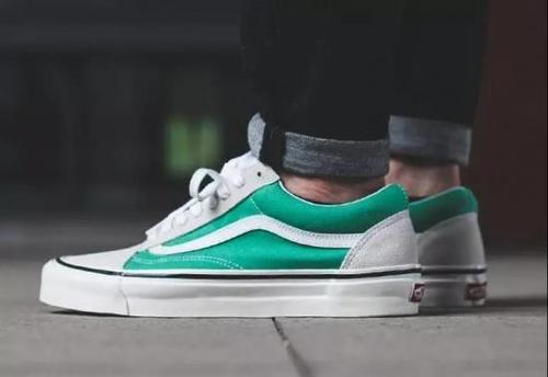 2018流行的运动鞋款式 秋天你怎么能少得了一双经典的板鞋呢