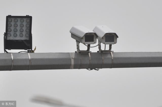 武汉交警辟谣网上传言 司机不必扎堆处理电子眼