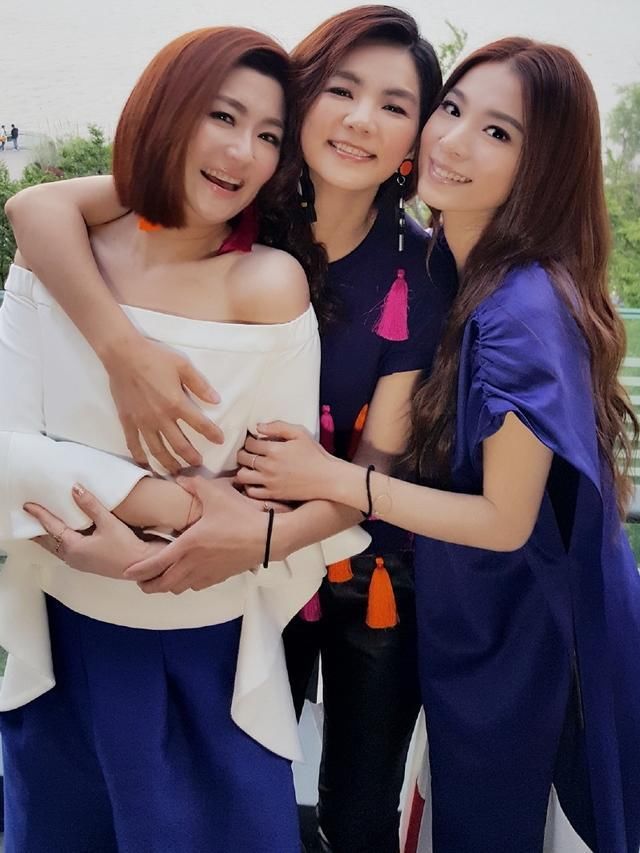 网传ella出走华研，SHE要解散!Hebe现身力破谣言还称要掐死她