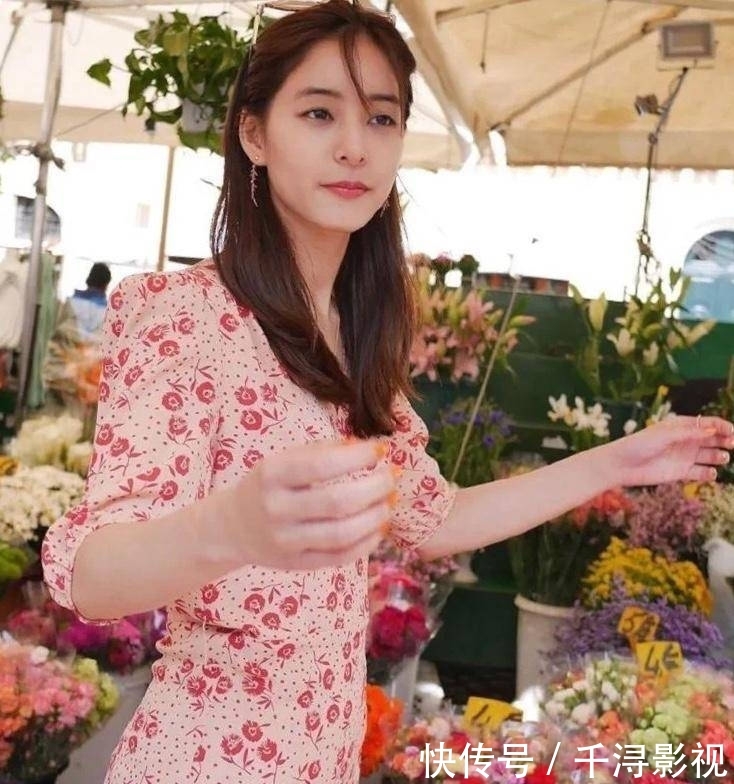 【针织衫】赶紧脱掉大衣吧,今年流行这5件“春外套”,搭配裙子优雅又时髦