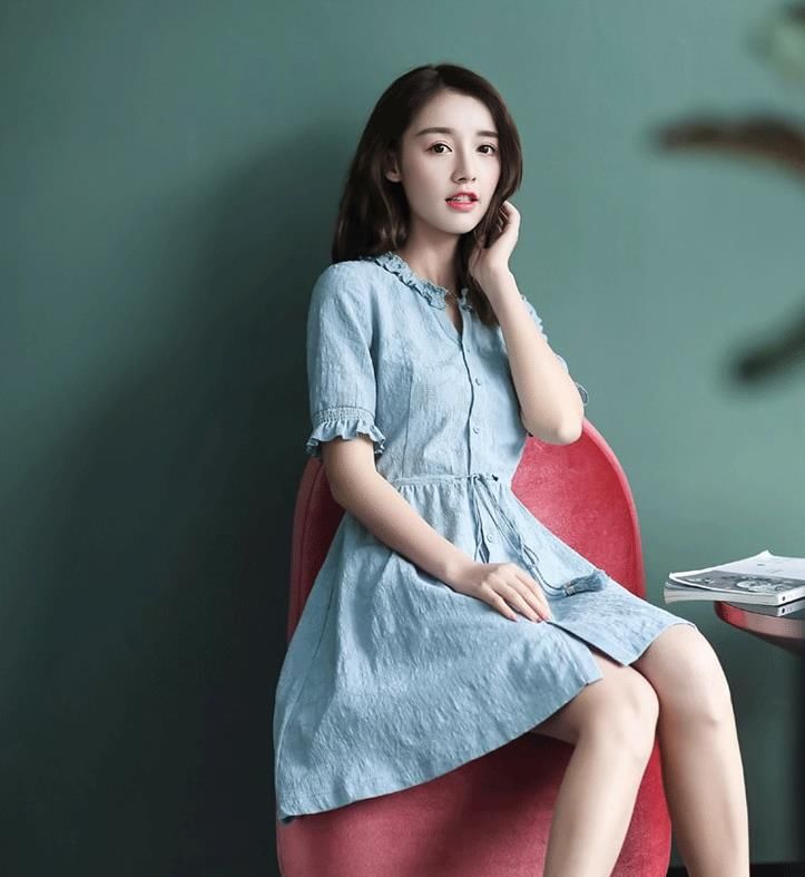 越来越多女人出门只穿“女人裙”，洋气又显女人味，还撩倒一片人