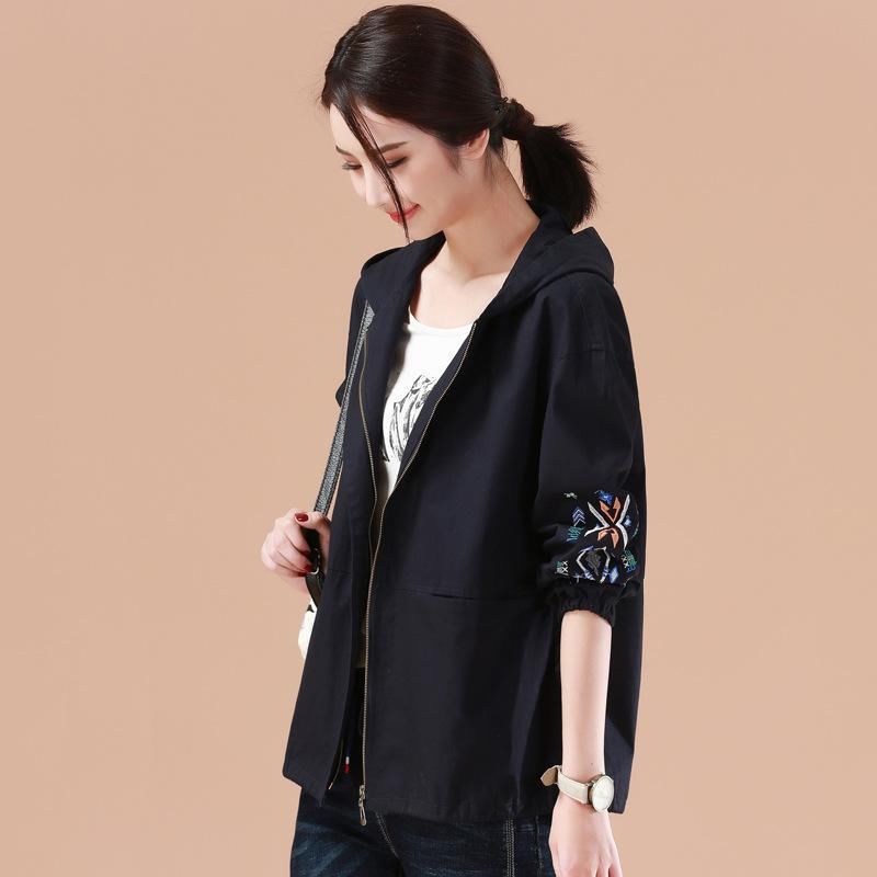 别傻傻的穿去年的秋衣了，土!瞧瞧今年流行的小衫，上身美到惊人