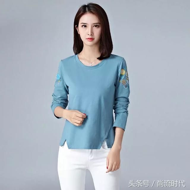 裙子扔了吧，烂大街！今秋妈妈换上小衫+打底裤，美的看不出