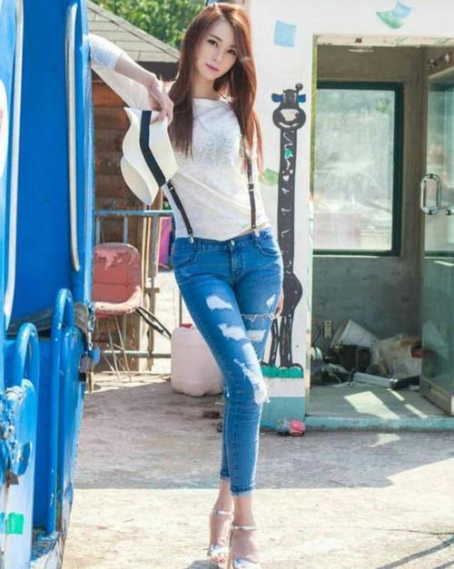 这就是紧身牛仔裤的魅力,不服都不行