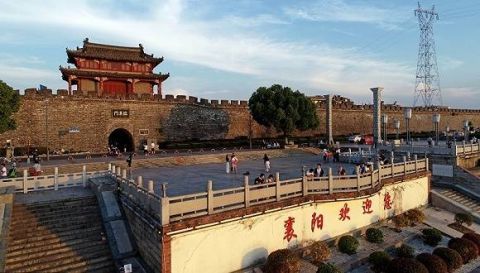  襄阳|襄阳要为郭靖黄蓉立雕像？项目饱受争议曾被叫停