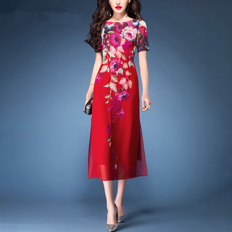 48岁女人穿衣不要选大码，显嫩的就是穿紧身连衣裙，上身太美了