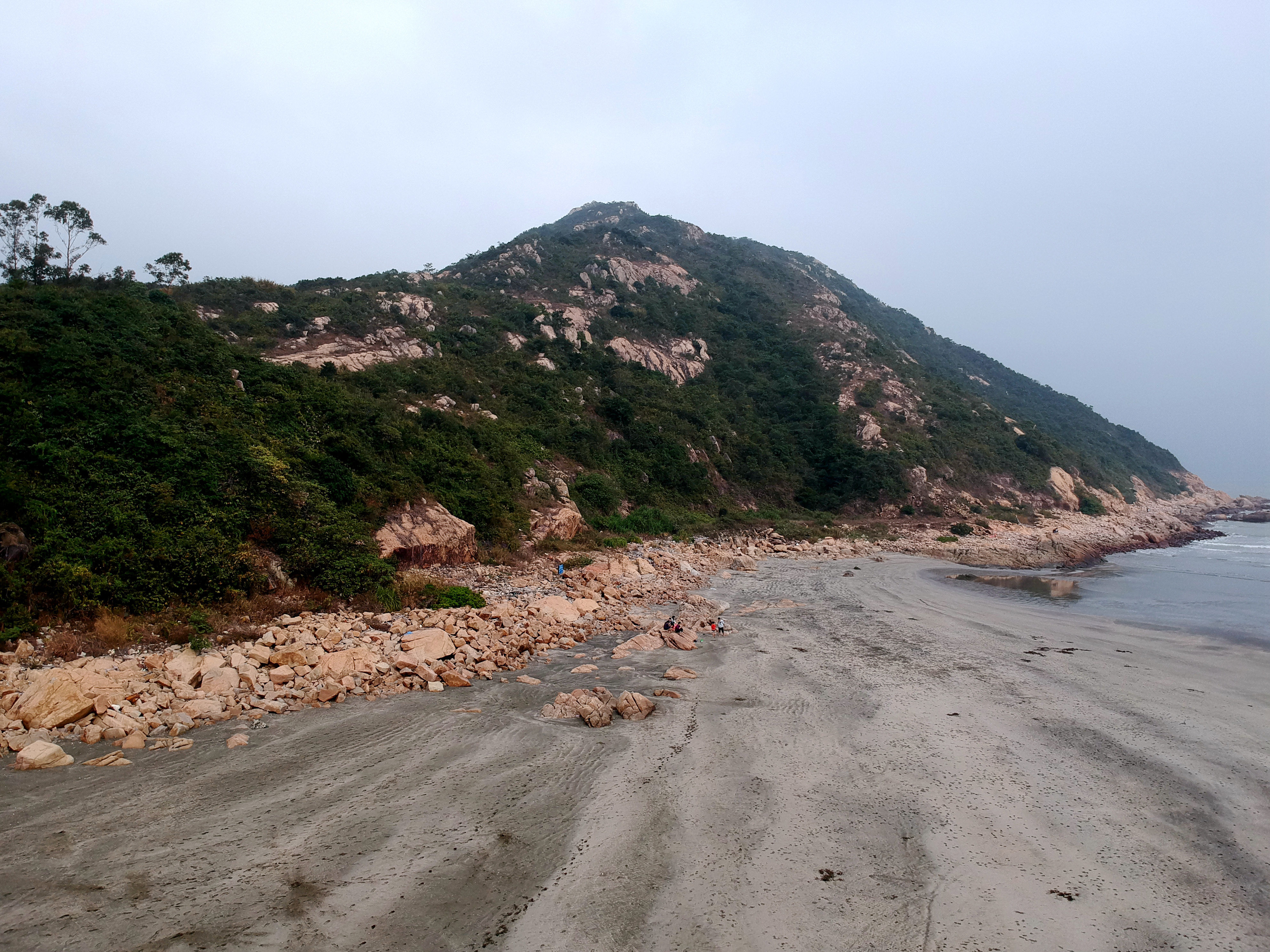 不负春天好时光--东莞伟哥带你看广东台山的奇石，大海和田园风光