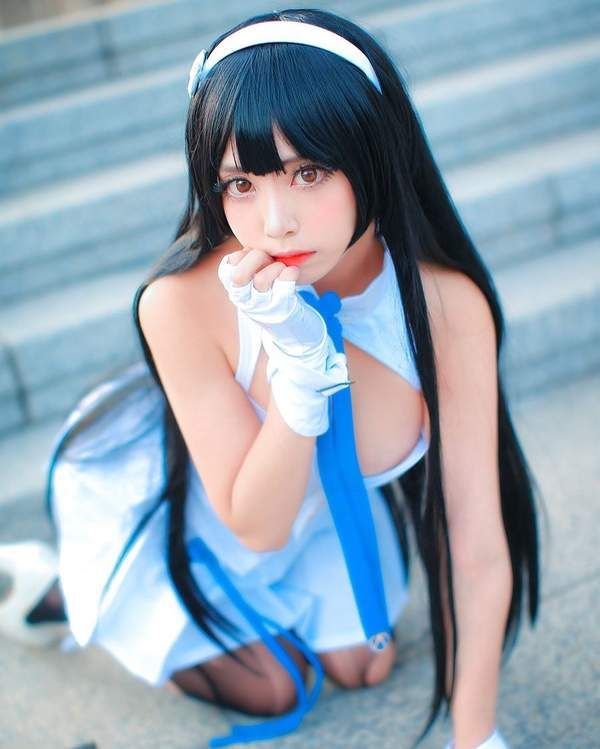 韩国辣妹Cos《LOL》兔女郎瑞雯 黑丝美腿让人欲罢不能