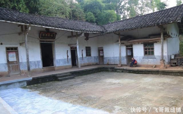  不住■农村俗语：“钱多不住东厢房”，老祖宗的告诫，你认同吗