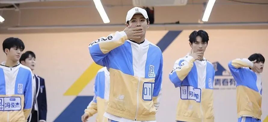  [拖鞋]鞋评丨你发现Nike赞助《青春有你2》了吗？AdidasBOOST拖鞋来袭！