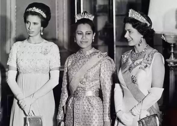 英国女王的珠宝,每一件都价值连城!