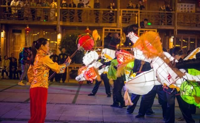 太美了，全国最高的高山无边泳池原来隐藏在这小城市里