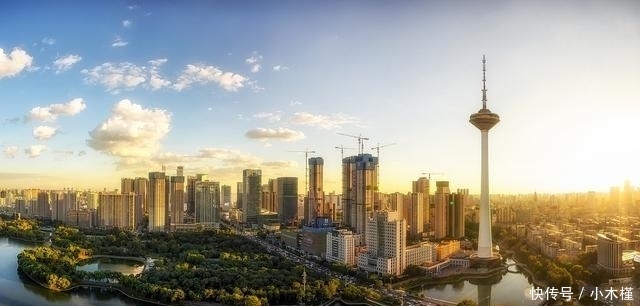 中国这趟运行时间最长的火车穿越省区最多, 跑完全程4天3夜谁坐过