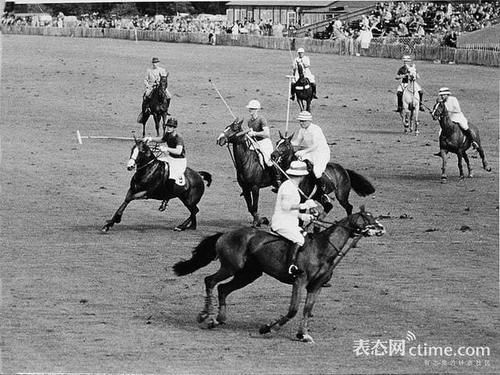  [杂功能三面]一枚机芯控制三个表盘？积家这块Reverso把我看呆了