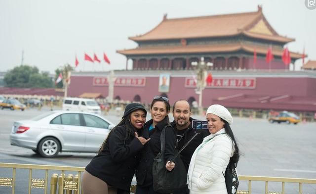 都说这国人羡慕中国，可来玩没两天就闹着要回去，理由真奇葩