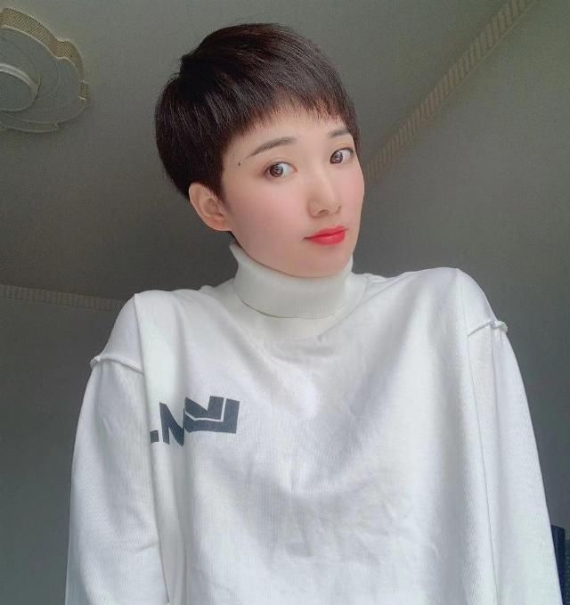  『雅致』女性要变美提高自己的颜值，头型那样剪，时尚潮流，高端大气，雅致