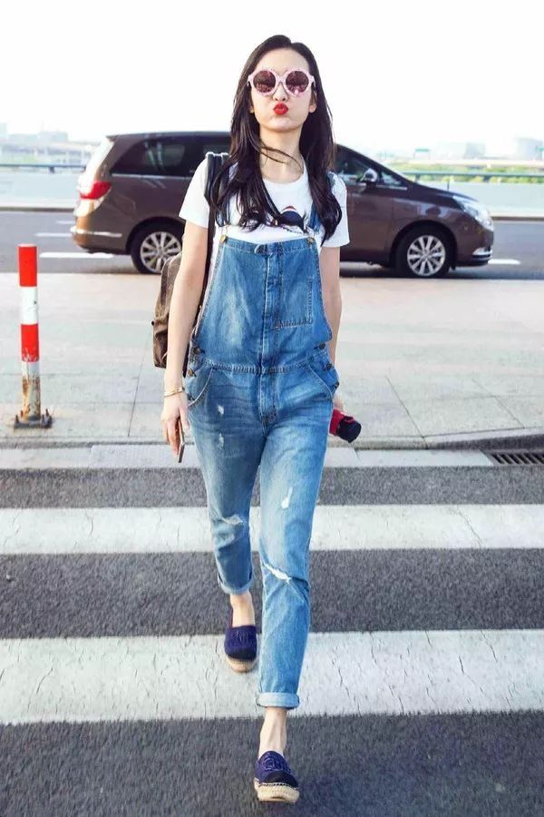 奇怪| 比小白鞋、猫跟鞋还要火?今年夏天我只穿它!