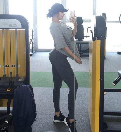 韩过健身达人, 身材大码欧美范, 健身房只能穿男人衣服