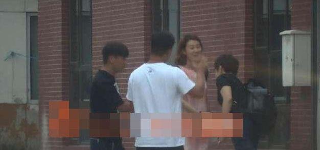 王宝强新恋情再添实锤,高调带去见释小龙,疑似圈内好友已知情