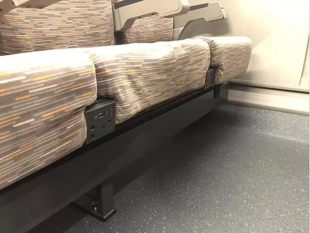 今日首次上线运营的超长版复兴号长啥样？探营现场照片来啦