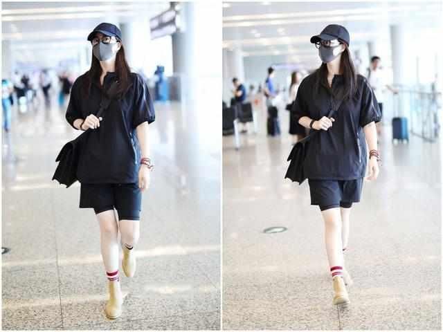 蒋欣穿“土味”宽松裙现身机场，不会穿衣搭配真可怕