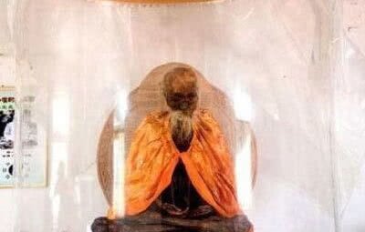 民间传言高僧160岁，金刚不坏之身，是真有此事还是故弄玄虚？