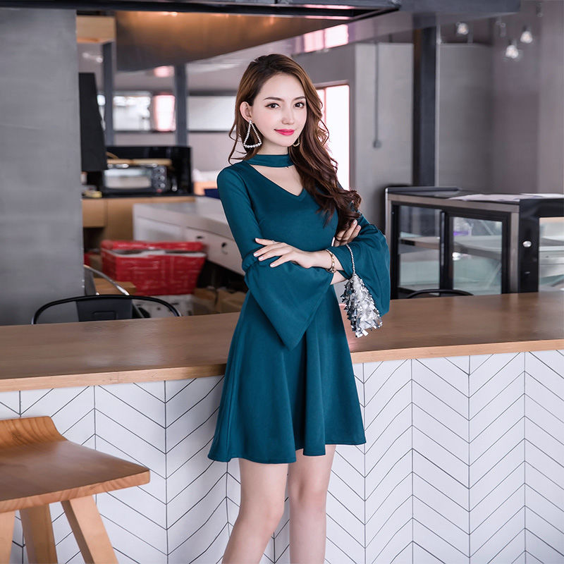 胸很大的人，不走性感路线吗?下面女人这样穿，满足你的好奇心