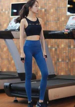 百变打底裤独具特色，让各色打底裤告诉你我的个性与美！