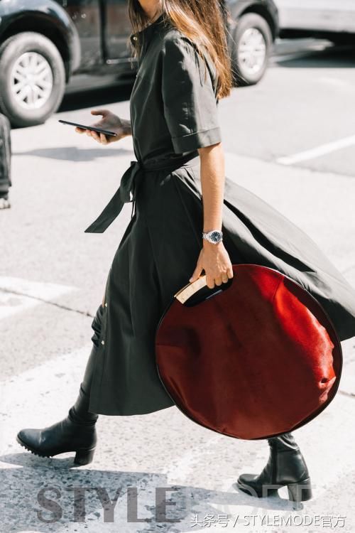 够大够时髦！今夏的包款就是大！大！大！