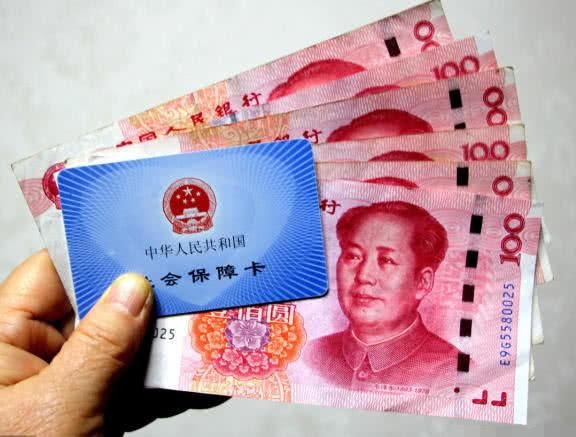 公司必须给职工参加社保吗？工作5年没缴纳社保，辞职赔多少钱？
