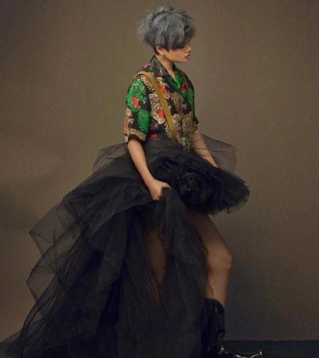 李宇春你变了，变得越来越有女人味，大玩下衣失踪魅力不输杨幂!