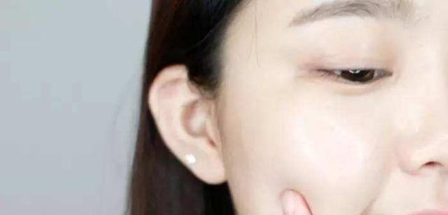  「技巧」不会化妆没关系,教你3个技巧,素颜出门也好看!