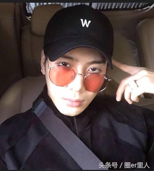 娱乐速递：王嘉尔方发声明怒斥网络暴力，称将依法追究相关责任